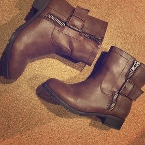 Soda boots never worn